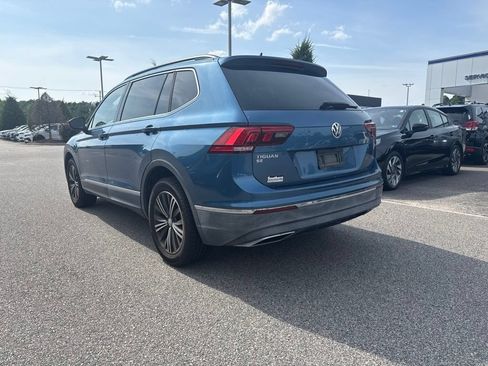 Used 2018 Volkswagen Tiguan SE w/ 18" Alloy Wheels Package FWD image 3