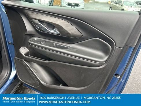 Used 2024 GMC Terrain SLE image 36