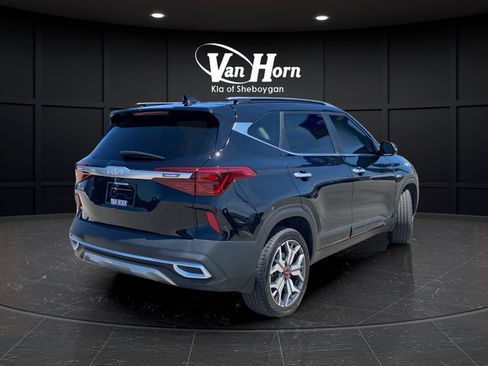 Certified 2022 Kia Seltos SX w/ Sunroof Package AWD/4WD image 7