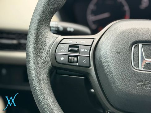 Used 2025 Honda HR-V LX image 31