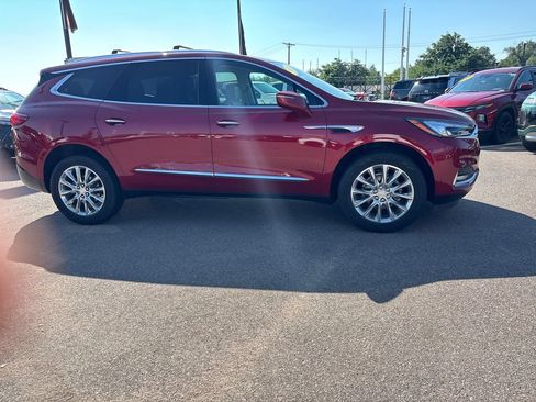 Used 2020 Buick Enclave Essence w/ Sound and Sites Package AWD/4WD image 17