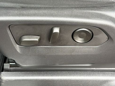 Used 2023 Chevrolet Silverado 1500 LT image 22