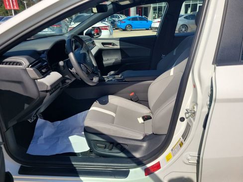 Certified 2025 Toyota Camry SE w/ Convenience Package FWD image 15