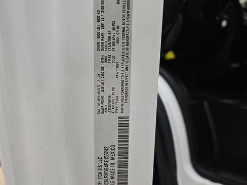 Used 2024 RAM ProMaster 2500 w/ Convenience Group FWD image 14