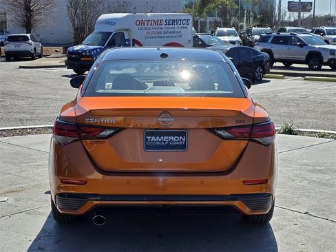 Used 2024 Nissan Sentra SR w/ SR Premium Package image 3