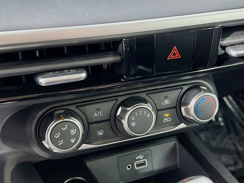 Used 2025 Nissan Kicks S image 12