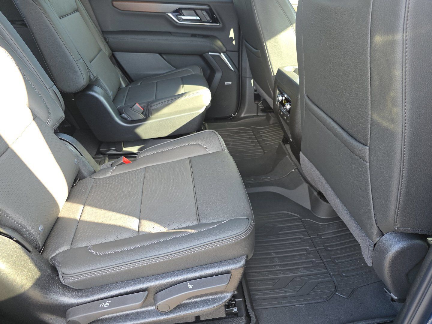 New 2026 GMC Yukon Denali w/ Advanced Technology Package AWD/4WD image 25