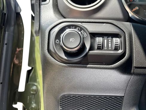 Used 2021 Jeep Wrangler Sport AWD/4WD image 13