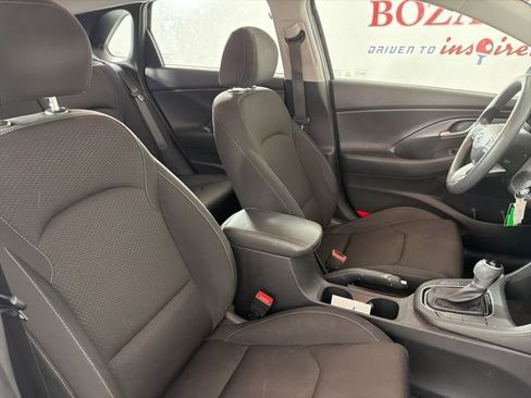 Used 2018 Hyundai Elantra GT image 16