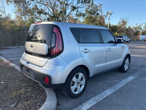 Used 2017 Kia Soul image 3