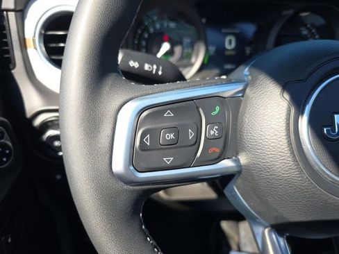 Used 2025 Jeep Wrangler Unlimited Sahara w/ Safety Group image 18