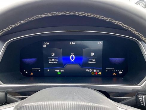 Used 2022 Volkswagen Tiguan SE image 29