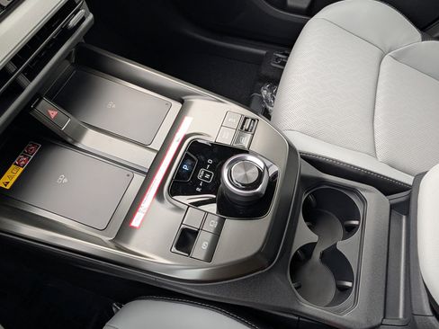 New 2026 Subaru Solterra AWD/4WD image 10
