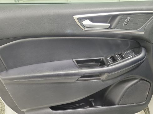 Used 2018 Ford Edge SEL w/ Equipment Group 201A FWD image 19