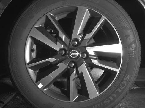 Used 2025 Nissan Versa SV FWD image 14