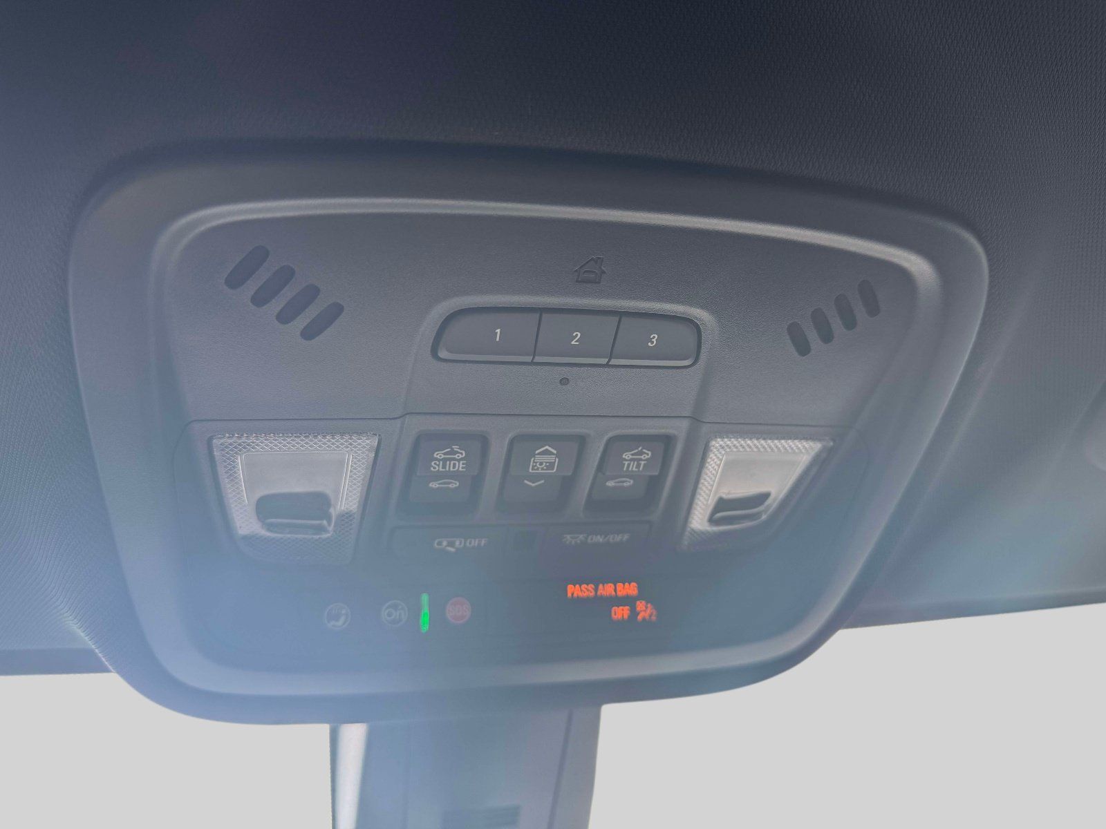 Used 2023 Chevrolet Traverse RS AWD/4WD image 29