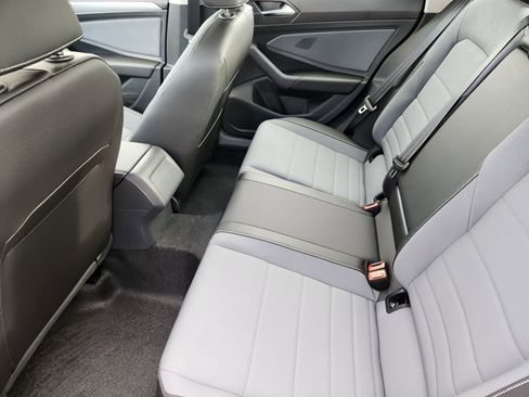 New 2026 Volkswagen Jetta SE FWD image 18