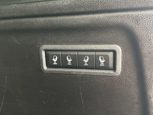 Used 2024 Jeep Wagoneer L Series II w/ Flexible Seating Group AWD/4WD image 14