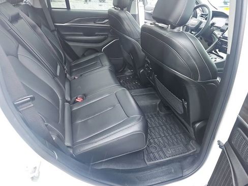 Used 2023 Jeep Grand Cherokee 4WD 4xe image 10
