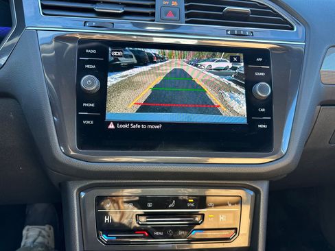 Used 2022 Volkswagen Tiguan SE image 18