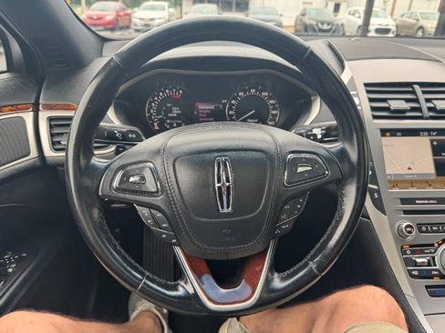 Used 2017 Lincoln MKZ Reserve image 12