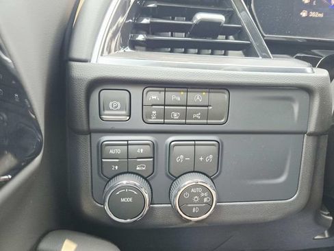 New 2026 Chevrolet Suburban LT w/ Comfort Package AWD/4WD image 29