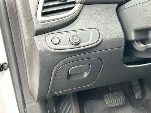 Used 2018 Chevrolet Trax LS image 17