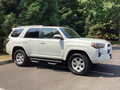 Certified 2024 Toyota 4Runner SR5 Premium w/ Moonroof Package AWD/4WD image 8