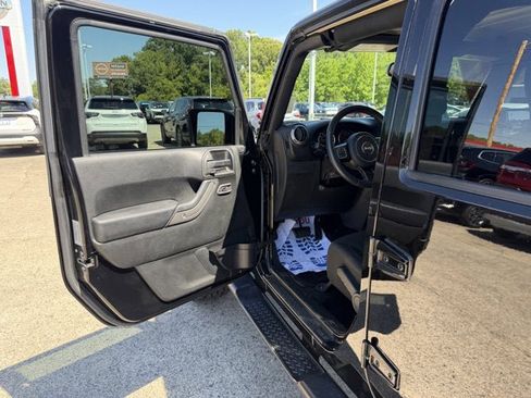 Used 2017 Jeep Wrangler Unlimited Sport AWD/4WD image 12