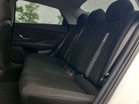 Used 2023 Hyundai Elantra SEL w/ Convenience Package FWD image 7