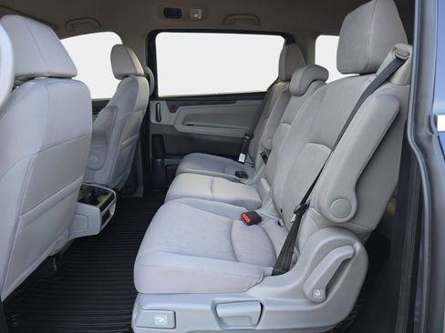Certified 2024 Honda Odyssey EX image 17