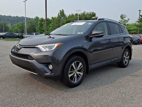Certified 2018 Toyota RAV4 XLE AWD/4WD image 3