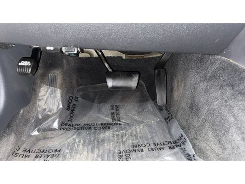 Used 2010 Dodge Challenger SE RWD image 27