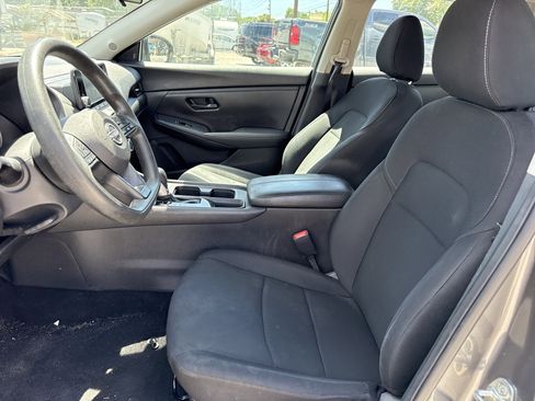 Used 2025 Nissan Sentra S image 9