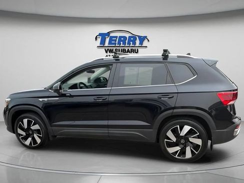 Certified 2024 Volkswagen Taos SEL AWD/4WD image 2