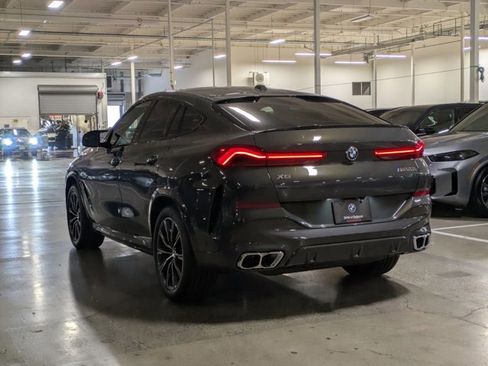 New 2026 BMW X6 M60i w/ Climate Comfort Package image 8