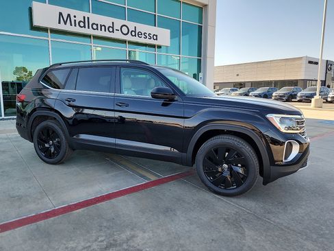 New 2026 Volkswagen Atlas SE image 8