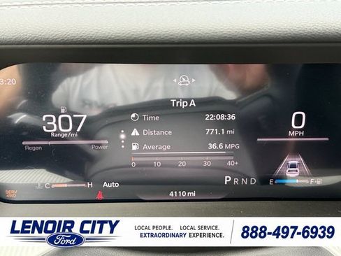 Used 2026 Jeep Cherokee Laredo AWD/4WD image 22
