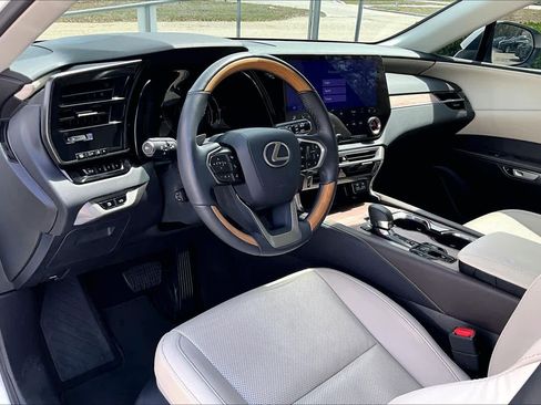 Used 2024 Lexus RX 350 Premium image 17