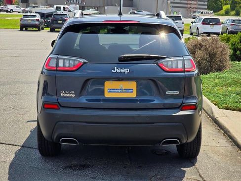 Used 2021 Jeep Cherokee Latitude Lux w/ Comfort/Convenience Group AWD/4WD image 25