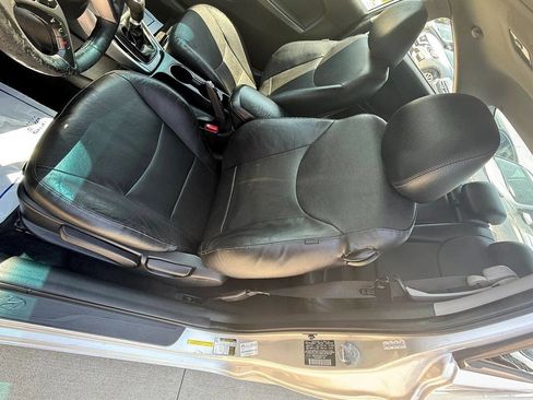 Used 2013 Hyundai Elantra SE image 25