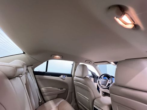 Used 2013 Chrysler 300 RWD image 35
