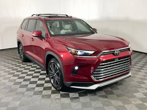 Used 2025 Toyota Grand Highlander AWD Hybrid image 3