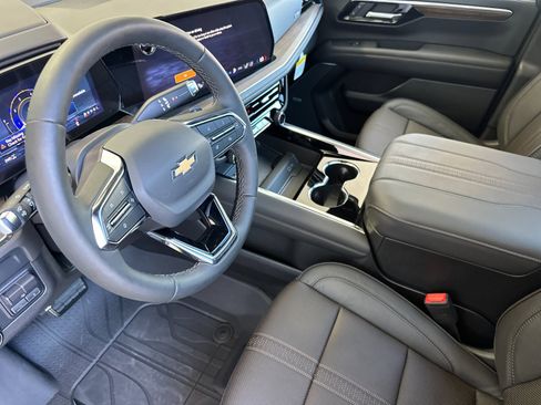 New 2025 Chevrolet Suburban High Country image 10