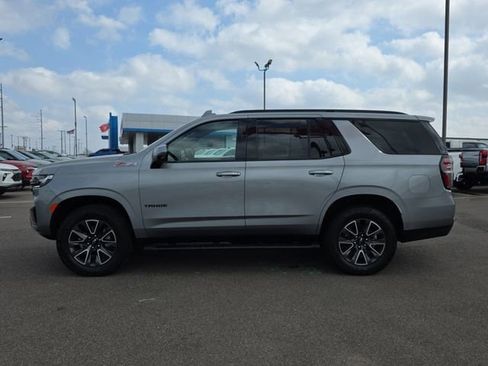 Used 2024 Chevrolet Tahoe Z71 w/ Luxury Package image 2