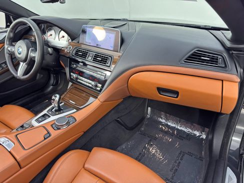 Used 2017 BMW M6 Convertible image 13