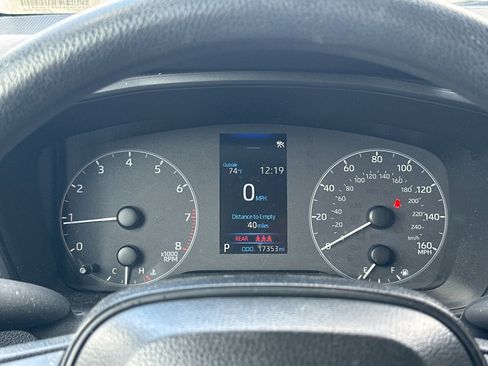 Used 2025 Toyota Corolla LE image 21