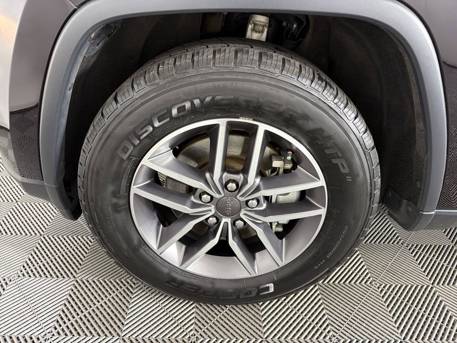 Used 2021 Jeep Grand Cherokee Limited RWD image 9