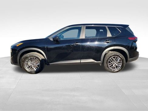 Used 2024 Nissan Rogue S image 5