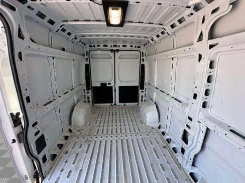 Used 2025 RAM ProMaster 2500 w/ Convenience Group FWD image 28